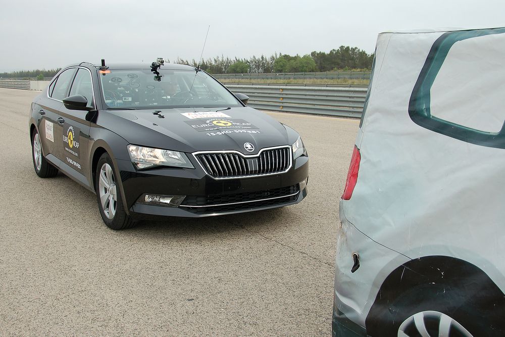 Vigyázhatna jobban is a nagy Skoda 9