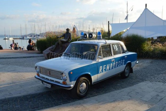 Lada rendőrautó eladó, amit még Ötvös Csöpi is megkönnyezne 4