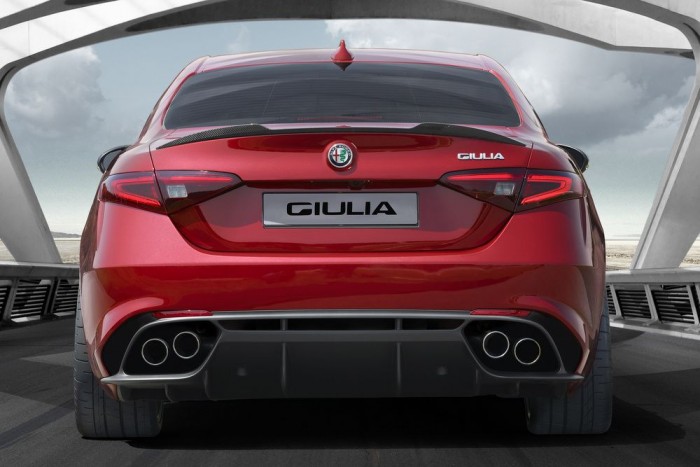 5. A differenciálmű aktív nyomatékvektor szabályozása és az egyedi hangolt futómű állítólag olyan finom vezethetőséget nyújt, ami szinte feleslegessé teszi az ESP beavatkozását.