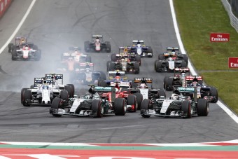 A Forma-1 összeomlik a megújulás előtt