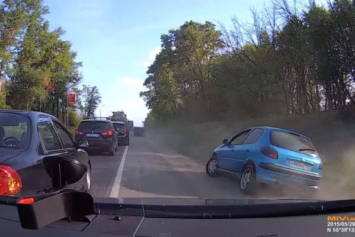 Jobbról előzött a bunkó, de emberére talált