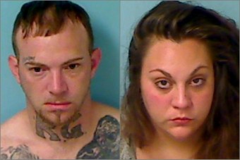 Meztelenül autózott a részeg párocska