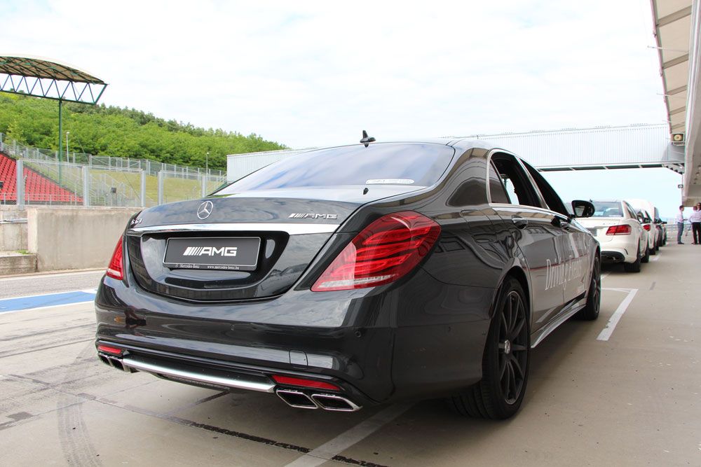 82430_681750_1000x700.jpg | Vezess | Vezess A S-osztály igazi meglepetés volt, szépen mozgott a pályán is