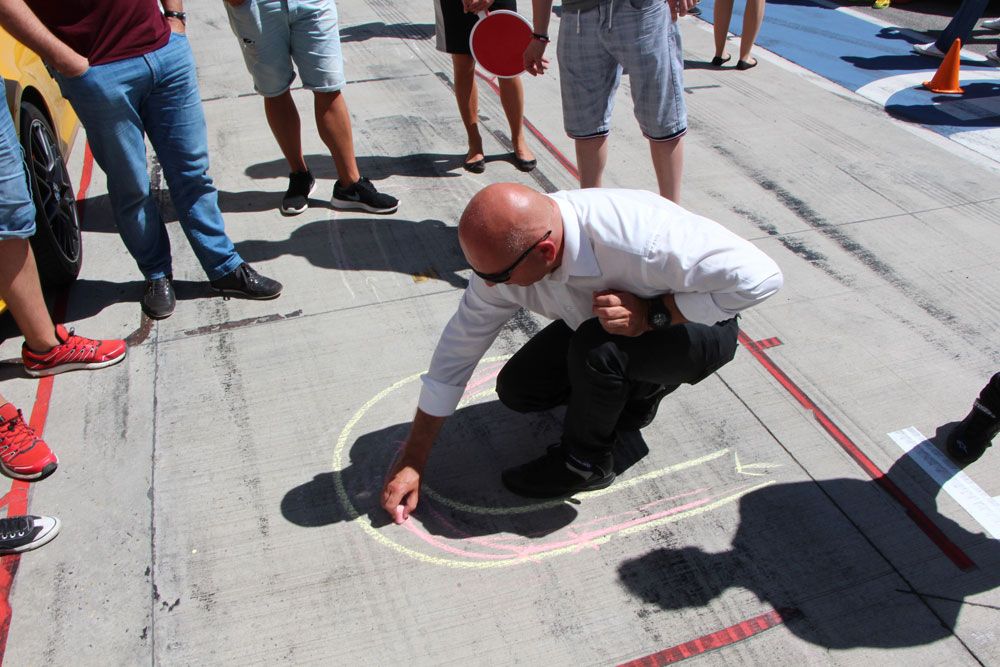 Borsi Gergő mutatja az ideális ívet az egyes kanyarban