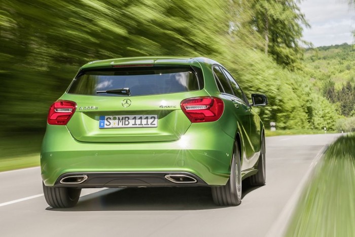 Fontos újdonság a Dynamic Select rendszer megjelenése; az erősebb motorokhoz, a DCT váltóhoz és a sportfutóműhöz alapáron kínált üzemmód-kapcsoló három fix (sport, öko, komfort) és egy programozható konfigurációt kínál. 