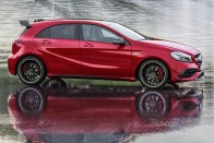 Az AMG modellhez az öko állás helyett sport+ funkció jár, amit az extra AMG csomag (zárható differenciálmű, adaptív sportfutómű) megvásárlása esetén egy ötödik: a verseny-üzemmód egészít ki.