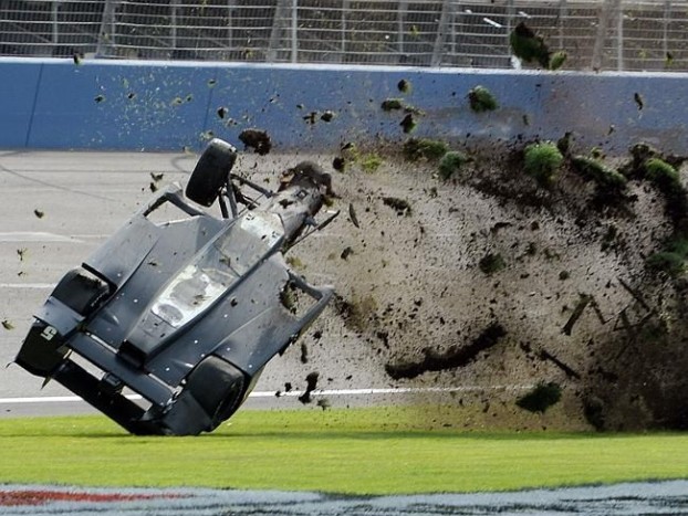 330-cal szállt el a pályáról – túlélte