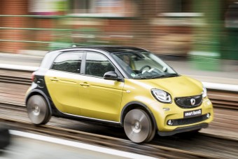 Sínre tették a városi törpét