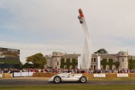 A goodwoodi kastély, az Earl of March, Charles Gordon-Lennox birtoka. A hatvanéves lord egyébként a Brit Királyi Automobil Klub elnöke is