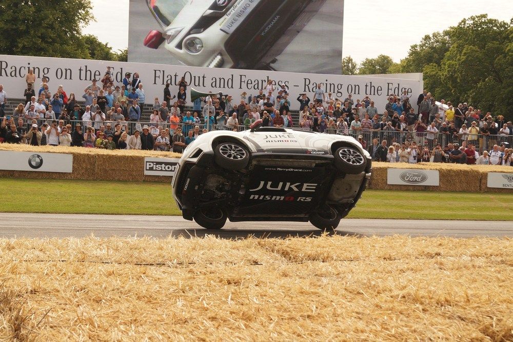 Új rekord Goodwoodban: a Juke Nismo RS két keréken mászta meg az 1,86 kilométeres emelkedőt