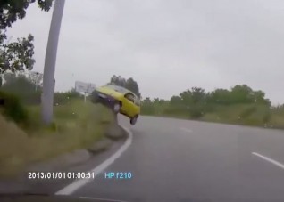 Ez a legfurább baleset, amit ma láthatsz