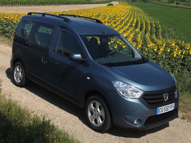 Családi autót 3 millió forintért? 6 | Vezess Családi autót hárommillió forintért? A Dacia Dokker józan, ésszerű választás!