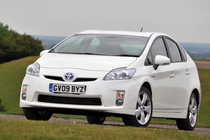 Több százezer Priust hív vissza a Toyota