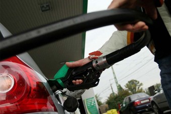 Megint emelik az üzemanyag árát