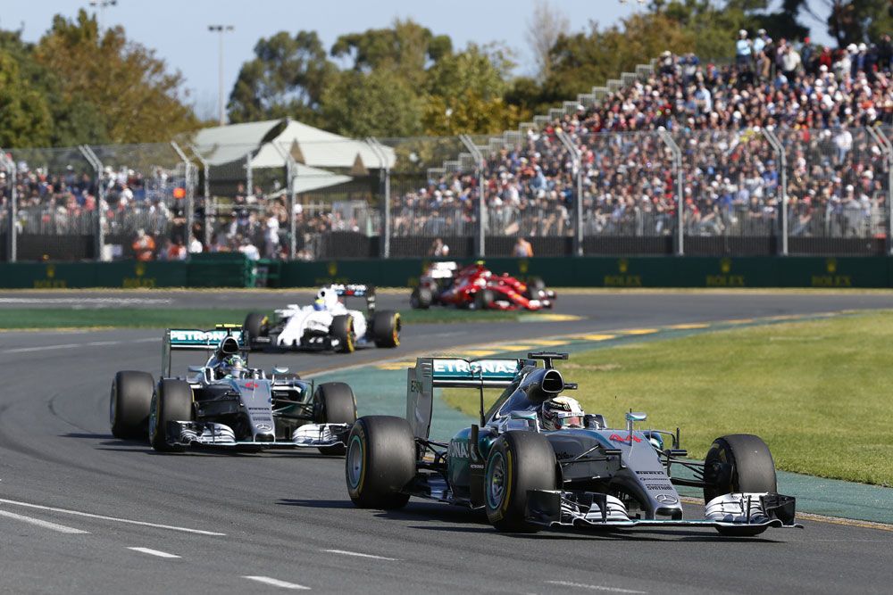 F1: Nagyon engedékeny lett a Mercedes 3