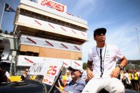F1: Egy darab papír nyugtatta le Rosberget és Hamiltont 60