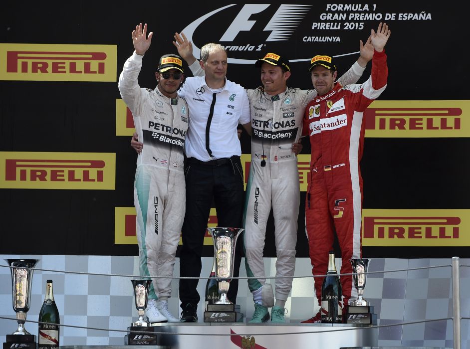 F1: Egy darab papír nyugtatta le Rosberget és Hamiltont 26