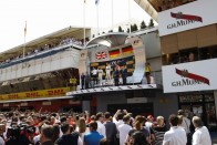 F1: Egy darab papír nyugtatta le Rosberget és Hamiltont 79