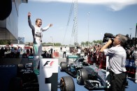 F1: Egy darab papír nyugtatta le Rosberget és Hamiltont 82