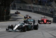 F1: Hamilton imádkozni állt félre Monacóban 62