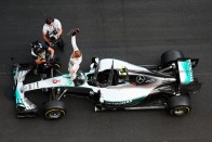 F1: Hamilton imádkozni állt félre Monacóban 71