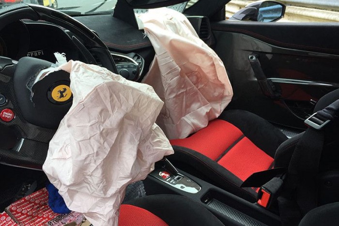 Ilyen nincs: szervizre koldul egy Ferrari-tulajdonos! 2 Ilyen nincs: szervizre koldul egy Ferrari-tulajdonos! 2