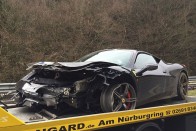 Ilyen nincs: szervizre koldul egy Ferrari-tulajdonos! 13