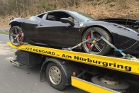 Ilyen nincs: szervizre koldul egy Ferrari-tulajdonos! 16