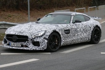 Szteroidkúrán a Mercedes AMG GT