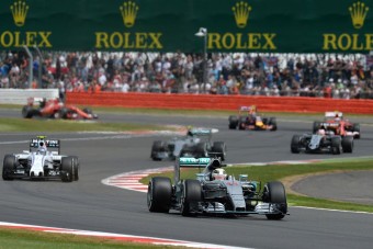 F1: Trükközik a futóművel a Mercedes?