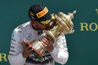 F1: Hamilton nyerte az agyament Brit Nagydíjat 51