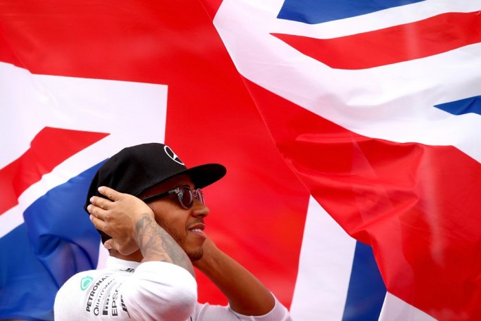 F1: Hamilton nyerte az agyament Brit Nagydíjat 6