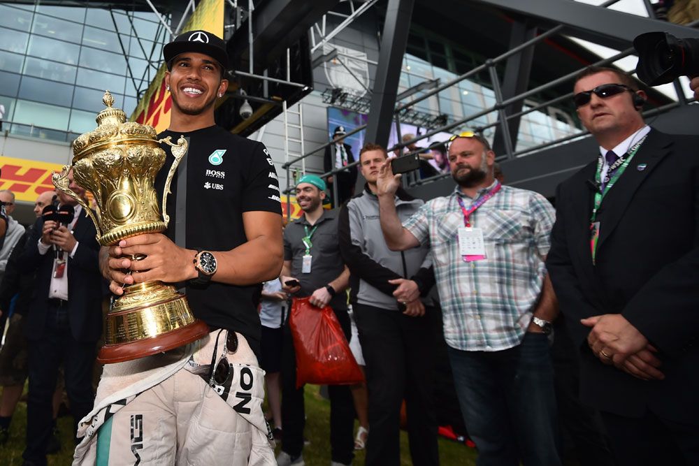 F1: Hamilton nyerte az agyament Brit Nagydíjat 28