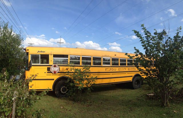 Így lesz egy lepukkant buszból guruló álomotthon 23