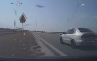 Emberünk zúz a belső sávban, erre nem leszorították?