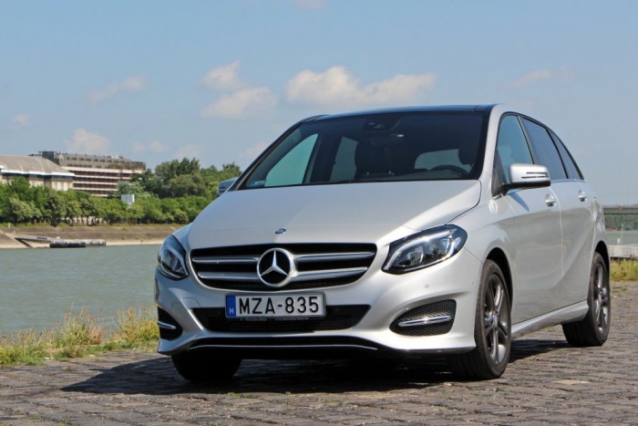 Akinek fontos a prezstizs, és eleve egy extrákkal felpumpált kompakt egyterűre vágyik, a B-osztálynál keresve sem talál partiképesebb típust