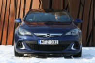 2. Opel Astra, 1497 db. Piaci jelenlétének utolsó teljes évében jól fogy a J Astra. Idén januártól június végéig majdnem 1500 darab kapott magyar rendszámot