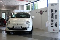 8. FIAT 500, 826 db. Hagyományosnak mondható, hogy a reexport hajtja a FIAT 500 eladásait. Arányaiban még Nissan Qashqaiból sem megy annyi nyugatra, mint az aranyos kisautóból