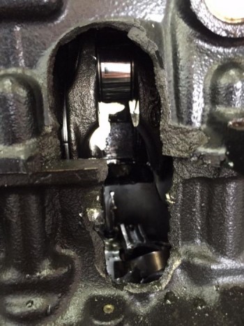 Ez a legborzasztóbb motorhiba, amit valaha láttunk 7