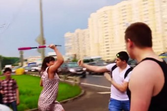 Így bűnhődnek, akik a járdán kerülik ki a dugót