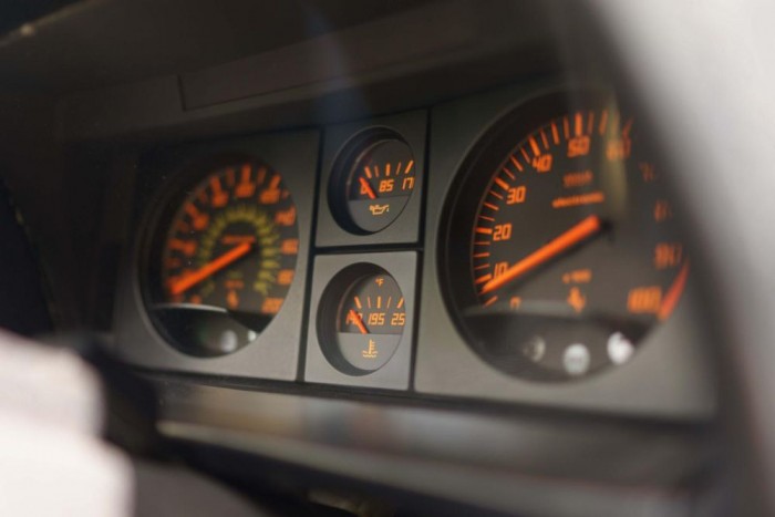 Kalapács alatt a Miami Vice-Ferrari 7