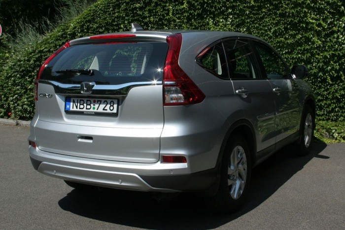 Ugyan, kinek tökéletesek a barátai? 10 | Vezess Valahol félúton a szögletes, és az ívelt forma között