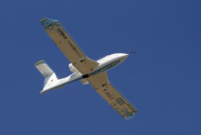 Az elektromos repülő átrepülte, amit át kellett 7 | Vezess Az elektromos repülő átrepülte, amit át kellett 7