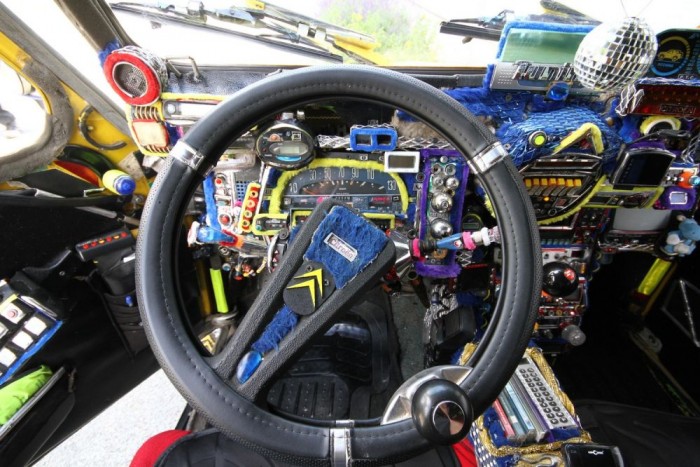 A műszerfal nem eredeti, egy újabb modellből került át ide