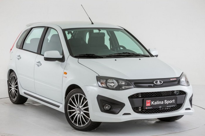 180 lóerővel térhet vissza a Lada 9 | Vezess 20 lóerővel erősebb a Kalina Sport az alapváltozatnál. Többek között más a futóműve, a vezérlése, a fékje és a belső tere