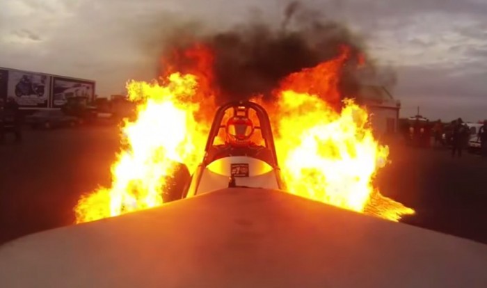 Csak lángolva pörgő gumik, semmi több