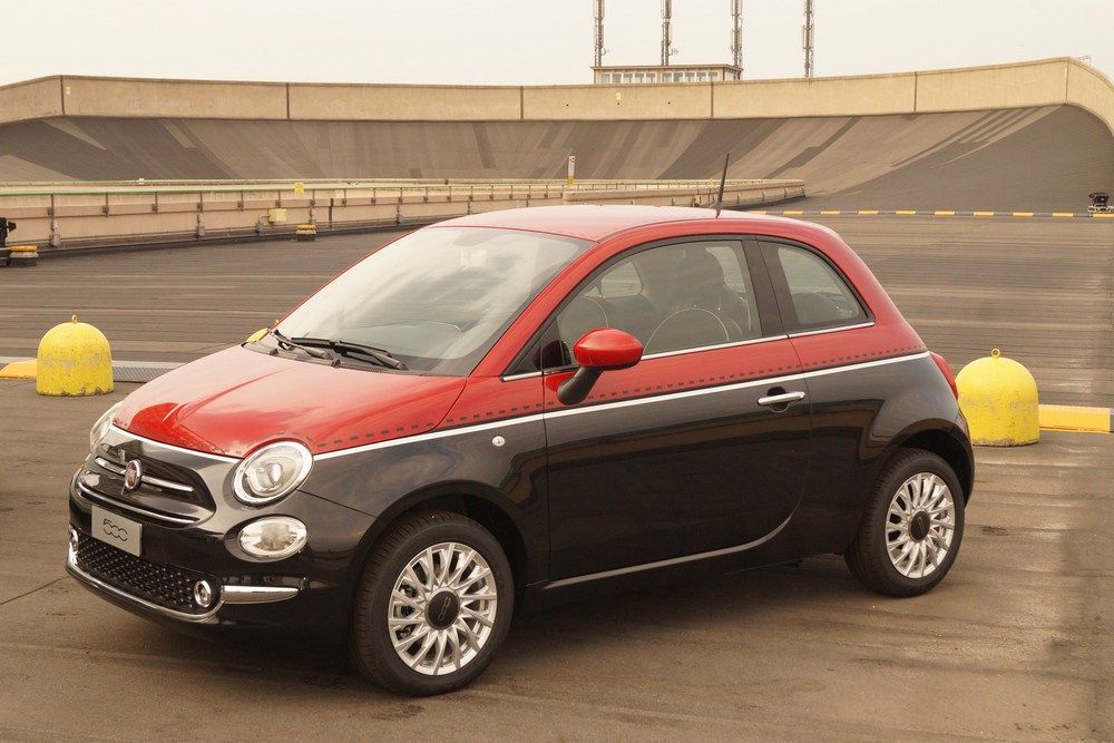 Új Fiat 500 a régi Fiat-gyár tetején