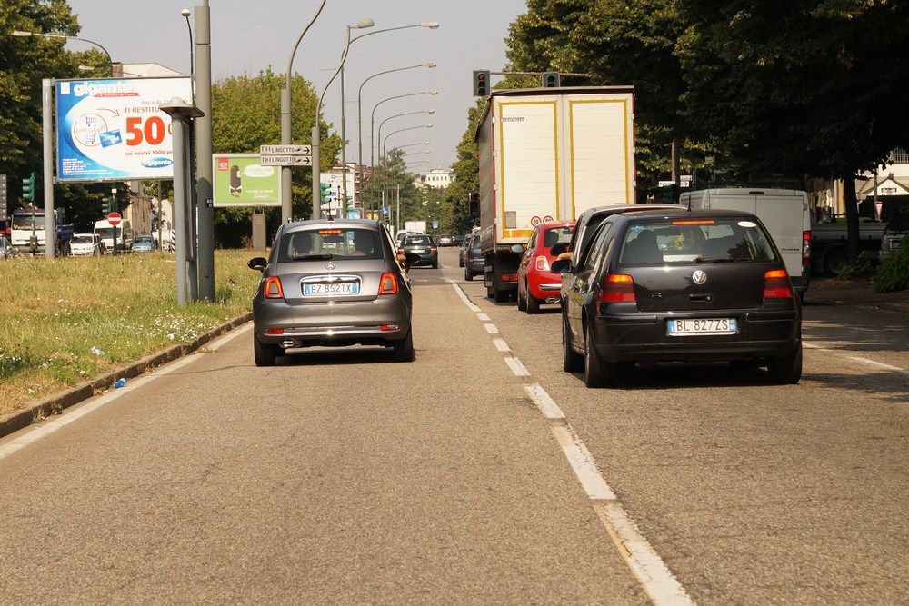 Bár az ős-500-nál sokkal nagyobb, a Golf mellett látványosan aprócska a Fiat 500