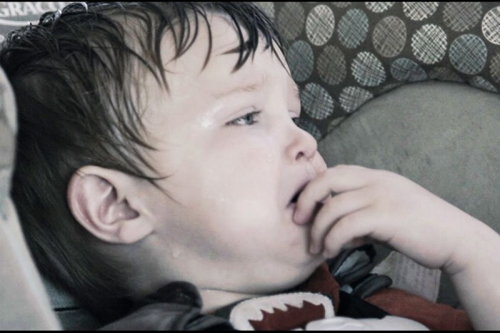 Az anyukának fontosabb volt BMW-je, mint kisfia élete