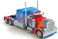 Optimus fővezér LEGO-ból 9